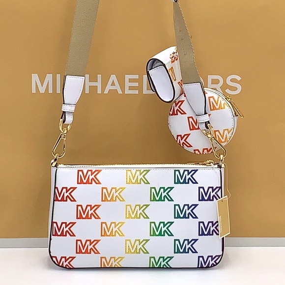 MICHAEL KORS
Jet Set Logo Crossbody Bag with Case for Apple AirPods Pro - Picture 6 of 16
